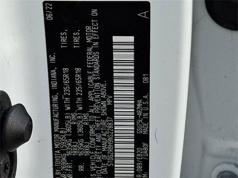 Certified 2022 Toyota Highlander XLE image 30