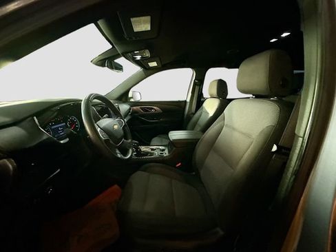 Used 2023 Chevrolet Traverse LT image 21