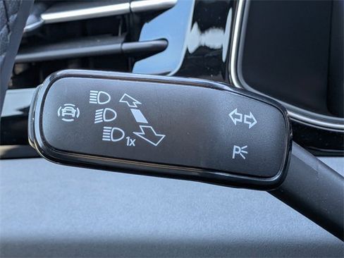 Used 2025 Volkswagen Jetta SE image 30