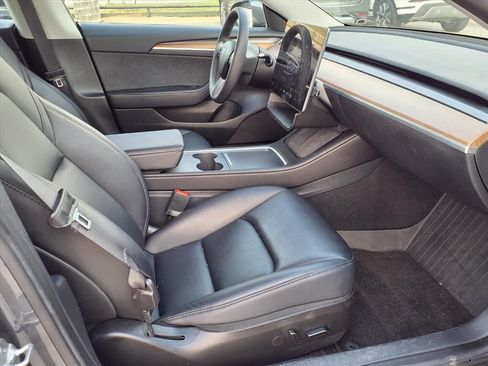 Used 2023 Tesla Model 3 Standard Range image 10