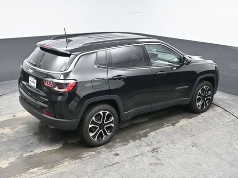 Used 2022 Jeep Compass Limited image 27