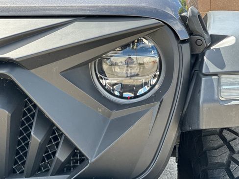 Used 2022 Jeep Wrangler Unlimited Rubicon 4xe image 10