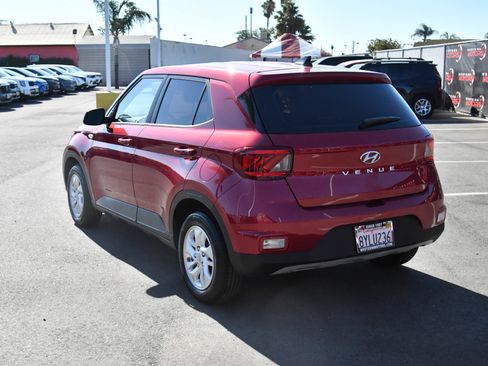 Used 2022 Hyundai Venue SE w/ Cargo Package FWD image 6