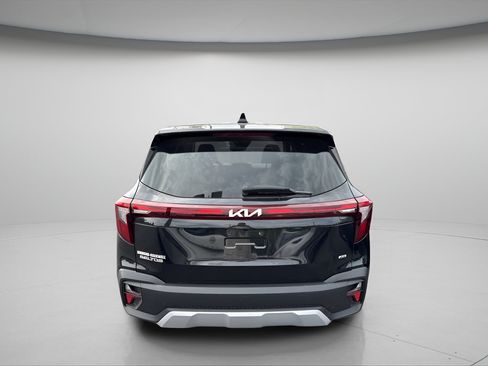 Used 2024 Kia Seltos LX AWD/4WD image 5
