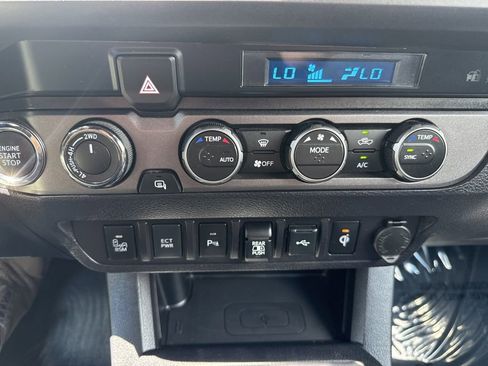 Used 2021 Toyota Tacoma TRD Off-Road w/ Technology Package AWD/4WD image 27