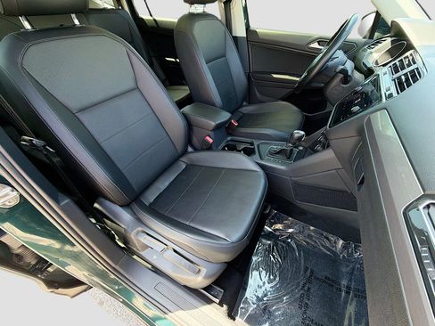 Used 2019 Volkswagen Tiguan SE w/ Panoramic Sunroof Package FWD image 13