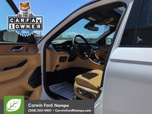 Used 2025 Jeep Grand Cherokee L Summit AWD/4WD image 9