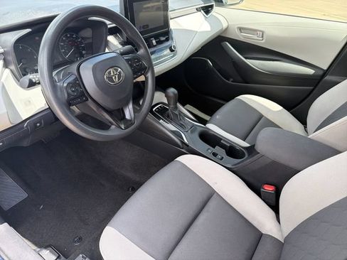 Used 2025 Toyota Corolla LE FWD image 11