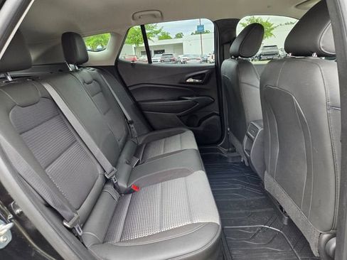 Used 2024 Chevrolet Trax LT FWD image 18