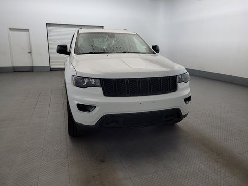 Used 2018 Jeep Grand Cherokee Laredo AWD/4WD image 14