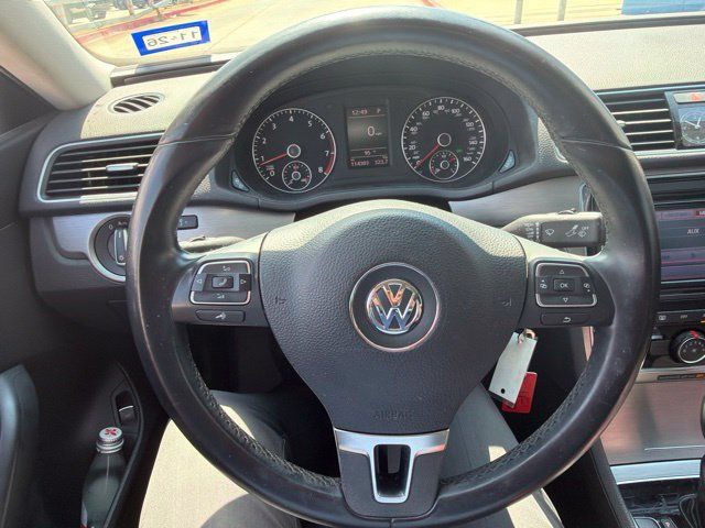 Used 2014 Volkswagen Passat 2.5 SE FWD image 17