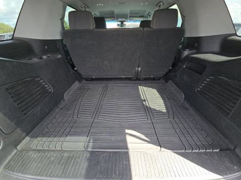 Used 2019 Chevrolet Tahoe LS image 6