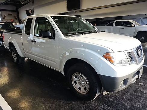 Used 2019 Nissan Frontier S image 1