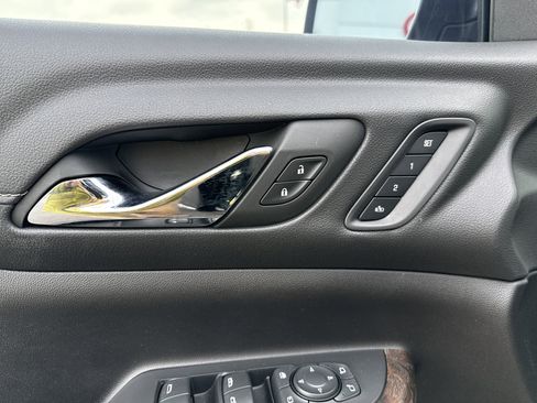 Used 2023 GMC Acadia Denali w/ Black Diamond Edition image 21