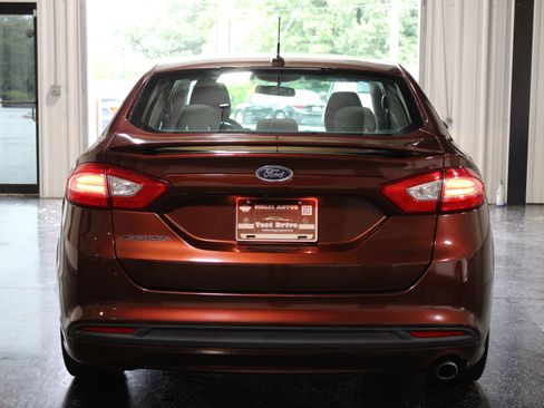 Used 2016 Ford Fusion S w/ Equipment Group 101A FWD image 4