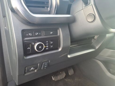 Certified 2023 Ford F250 Lariat w/ Sport Appearance Package image 13