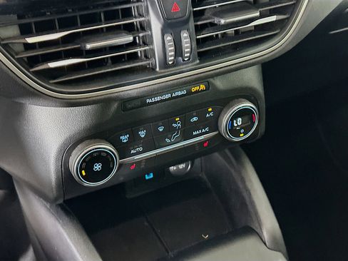 Used 2020 Ford Escape SE FWD image 23