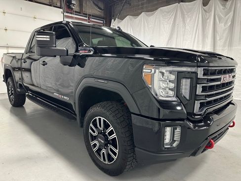 Used 2022 GMC Sierra 2500 AT4 image 1