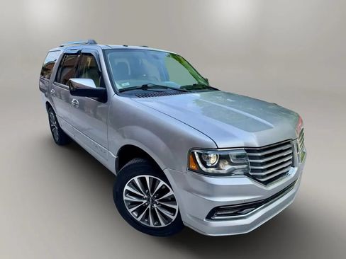 Used 2015 Lincoln Navigator 4WD image 9