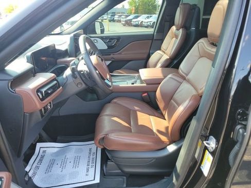 Certified 2025 Lincoln Aviator Reserve w/ Equipment Group 201A AWD/4WD image 6