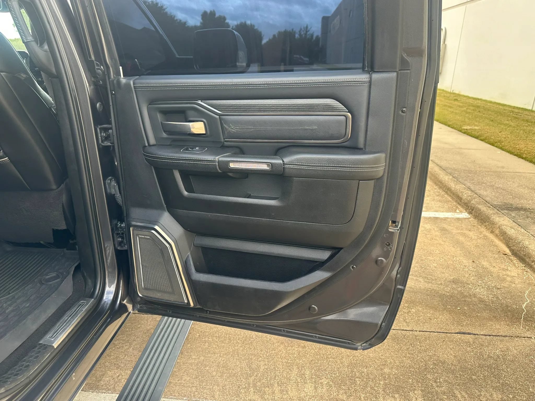 Used 2019 RAM 3500 Limited AWD/4WD image 25