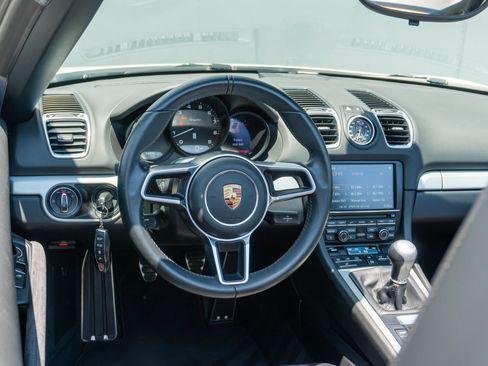 Used 2016 Porsche Boxster Spyder RWD image 16