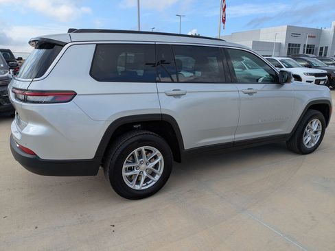 New 2025 Jeep Grand Cherokee L Laredo w/ Luxury Tech Group I RWD image 2
