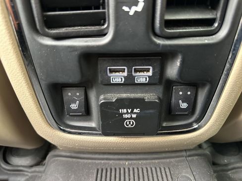 Used 2014 Jeep Grand Cherokee Limited w/ Trailer Tow Group IV AWD/4WD image 16