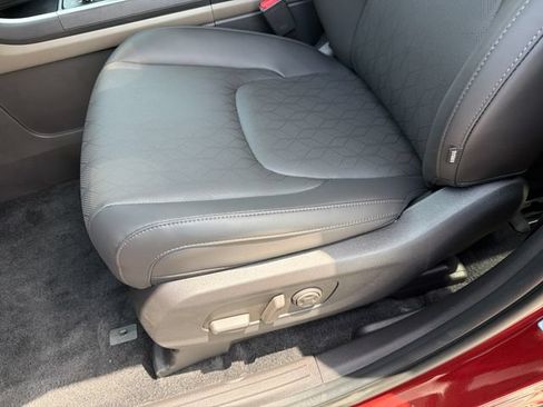 New 2026 Kia Carnival FWD image 18