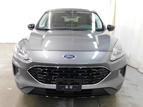 Used 2022 Ford Escape SE w/ SE Sport Appearance Package image 10