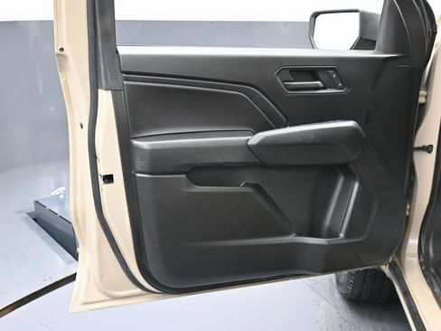 Used 2024 Chevrolet Colorado W/T image 37