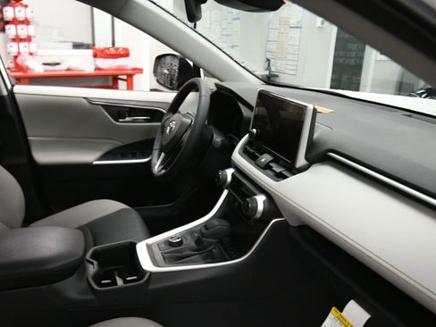 Used 2025 Toyota RAV4 XLE w/ Convenience Package image 30