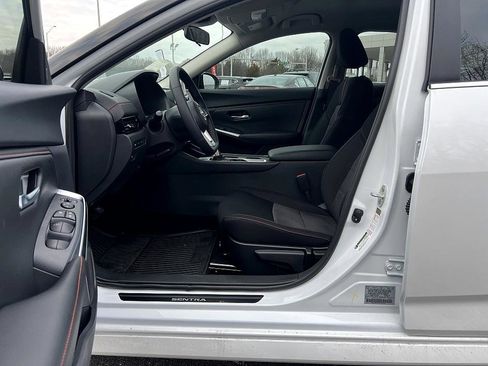 New 2025 Nissan Sentra SR image 17