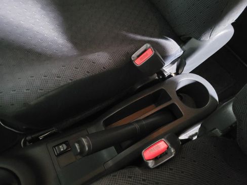 Used 2009 Toyota Yaris 4-Door Hatchback image 27