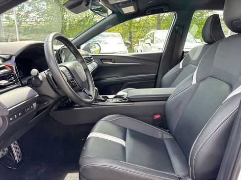 Used 2025 Toyota Camry SE FWD image 13