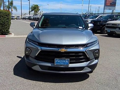 Used 2025 Chevrolet Blazer LT AWD/4WD image 3