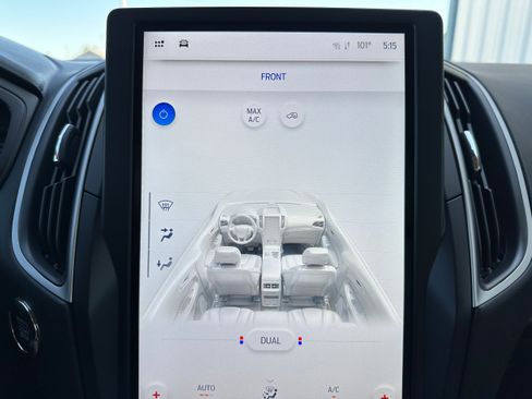 Used 2023 Ford Edge SEL image 17