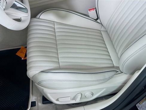 Certified 2026 Genesis G70 2.5T Prestige RWD image 21