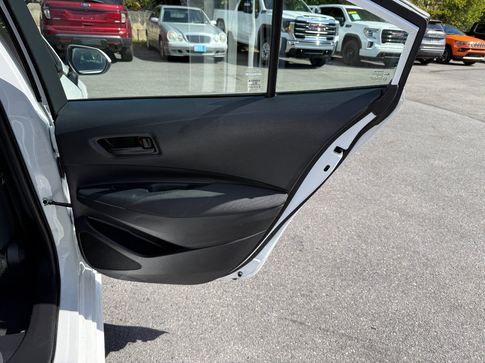 Used 2025 Toyota Corolla LE FWD image 20