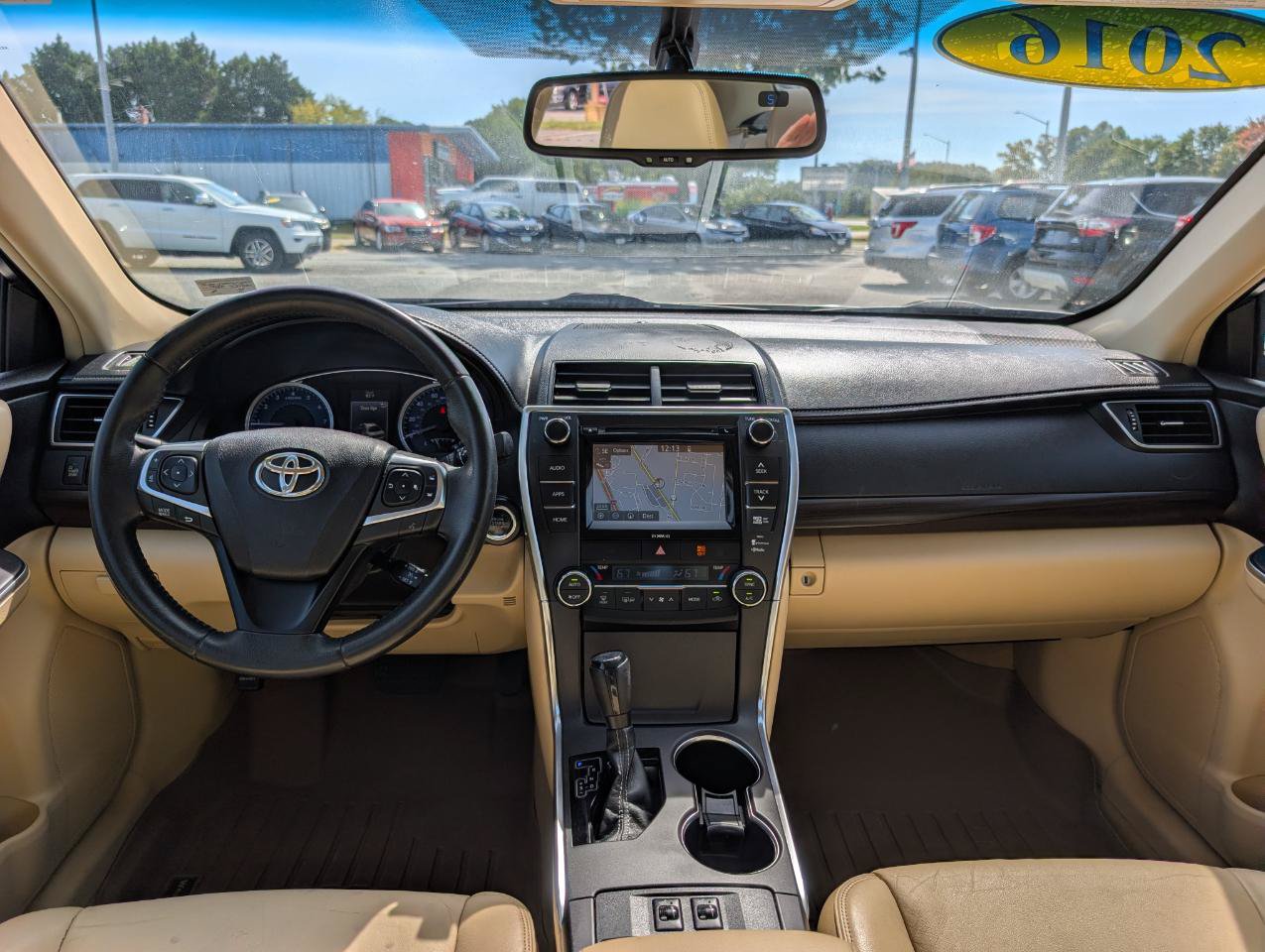 Used 2016 Toyota Camry XLE w/ Moonroof Package FWD image 30