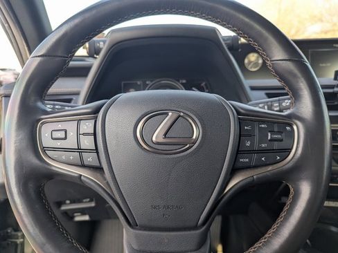 Used 2021 Lexus UX 250h w/ Premium Package image 18