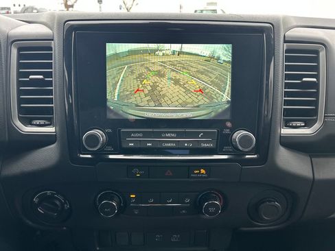 Used 2023 Nissan Frontier SV image 15