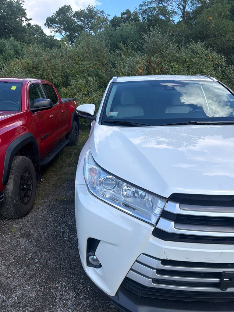 Used 2019 Toyota Highlander XLE AWD/4WD image 5
