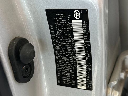 Used 2025 Toyota Corolla LE image 26