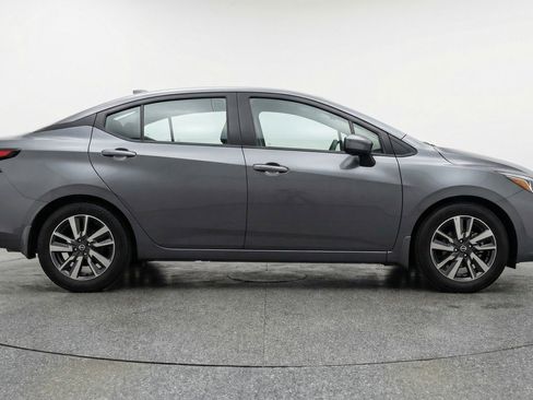 Used 2025 Nissan Versa SV image 11