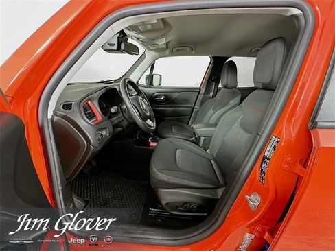 Used 2021 Jeep Renegade Trailhawk image 24