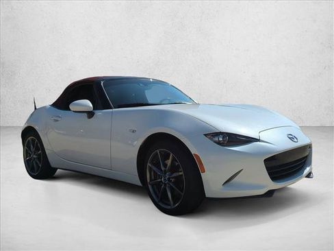 Used 2018 MAZDA MX-5 Miata Grand Touring RWD image 3