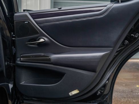 Used 2020 Lexus ES 300h Ultra Luxury image 31