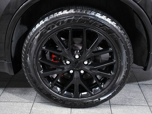 Used 2016 Dodge Durango R/T w/ Technology Group image 8