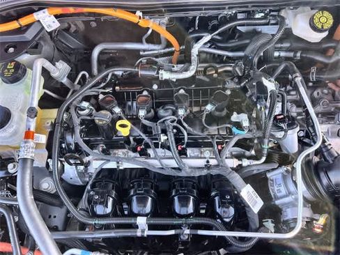 Used 2025 Ford Escape ST-Line w/ Equipment Group 301A image 10